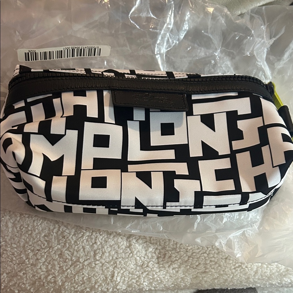 Longchamp Black and White Graphic medium size clutch bag. New without tags.